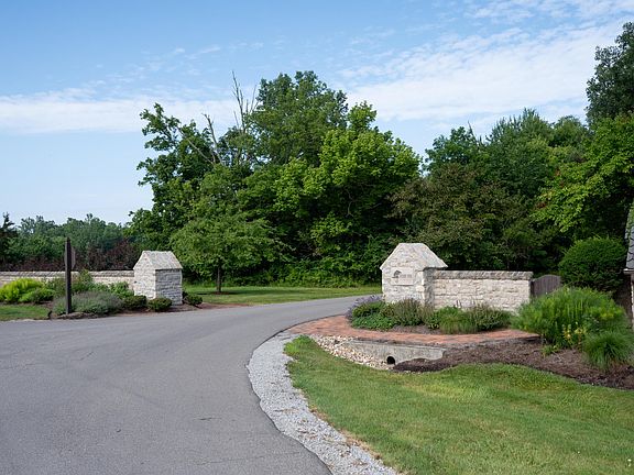 3rd image of 129 Hidden Creek Dr