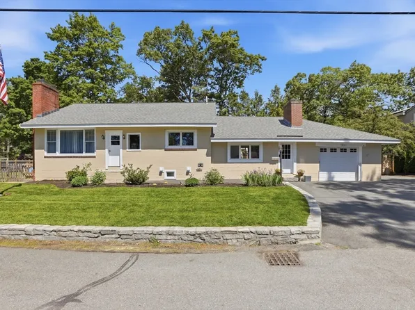 8 Maple Rd, Westford, MA 01886