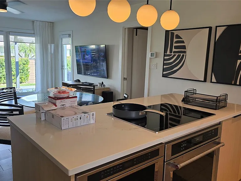 800 Polk St — Photo 3