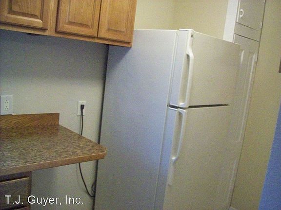 4th image of 215 N Rock St #6
