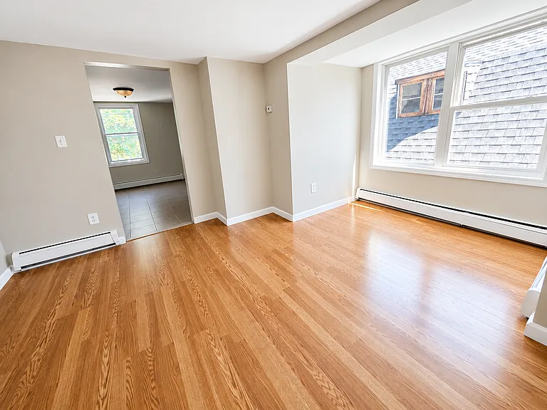35 Grace St #3 — Photo 8
