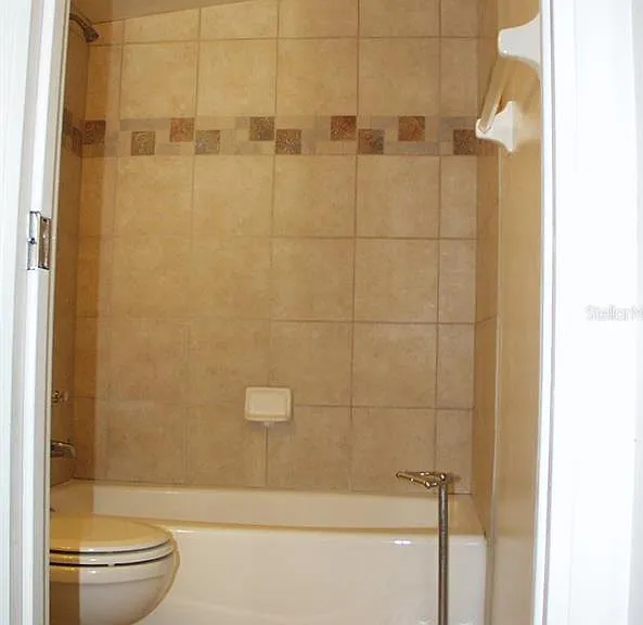 621 NW 36th Dr — Photo 12