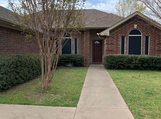 632 Oak View Ct, Azle, TX 76020