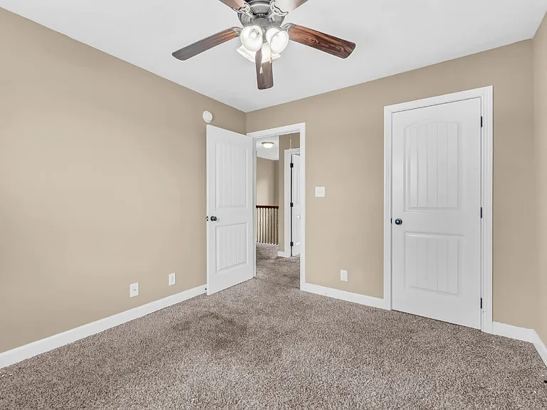 563 Falkland Cir — Photo 25