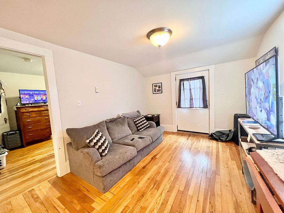 1st image of 284 Copeland St #2