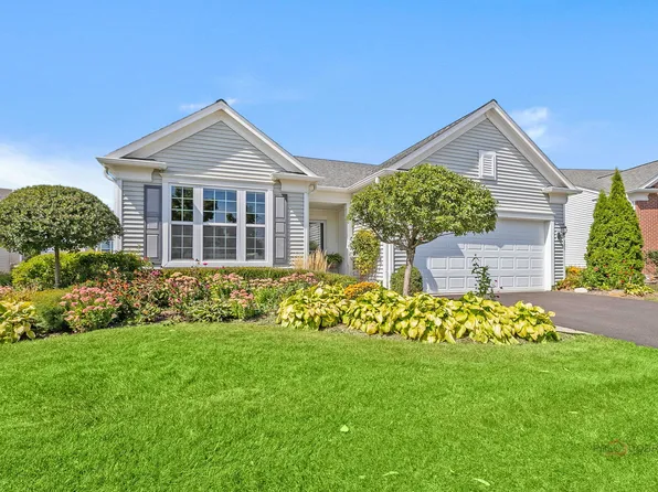 3440 Bagatelle Ln, Mundelein, IL 60060