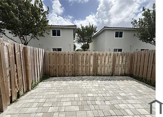 235 NE 3rd Ct — Photo 16