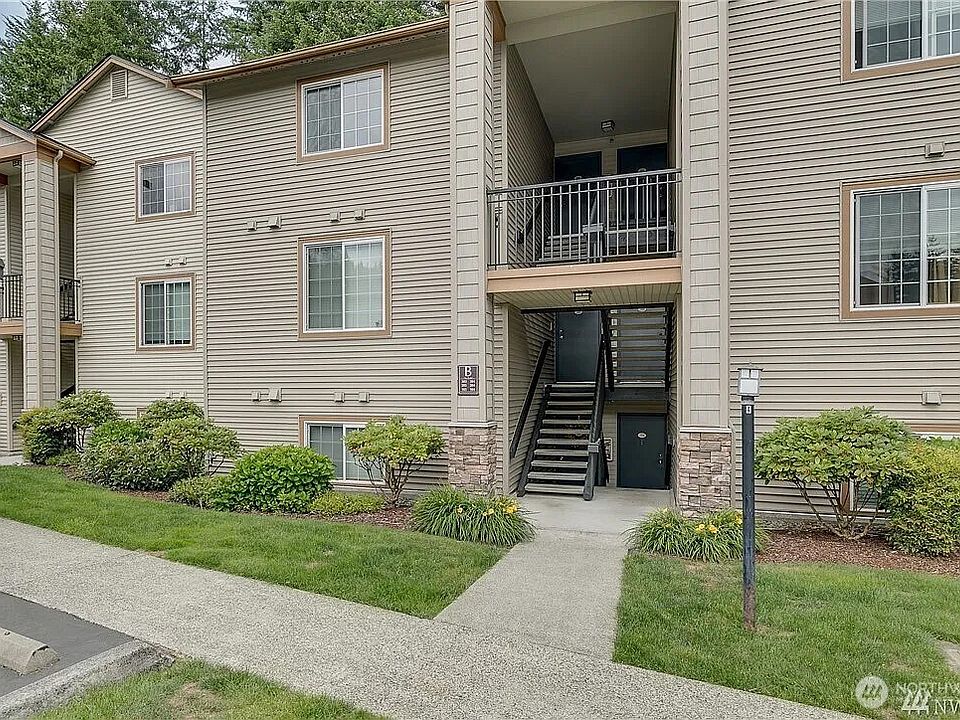 1st image of 25025 NW Klahanie Boulevard