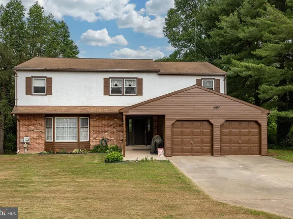 1069 Grandview Cir, Pottstown, PA 19465