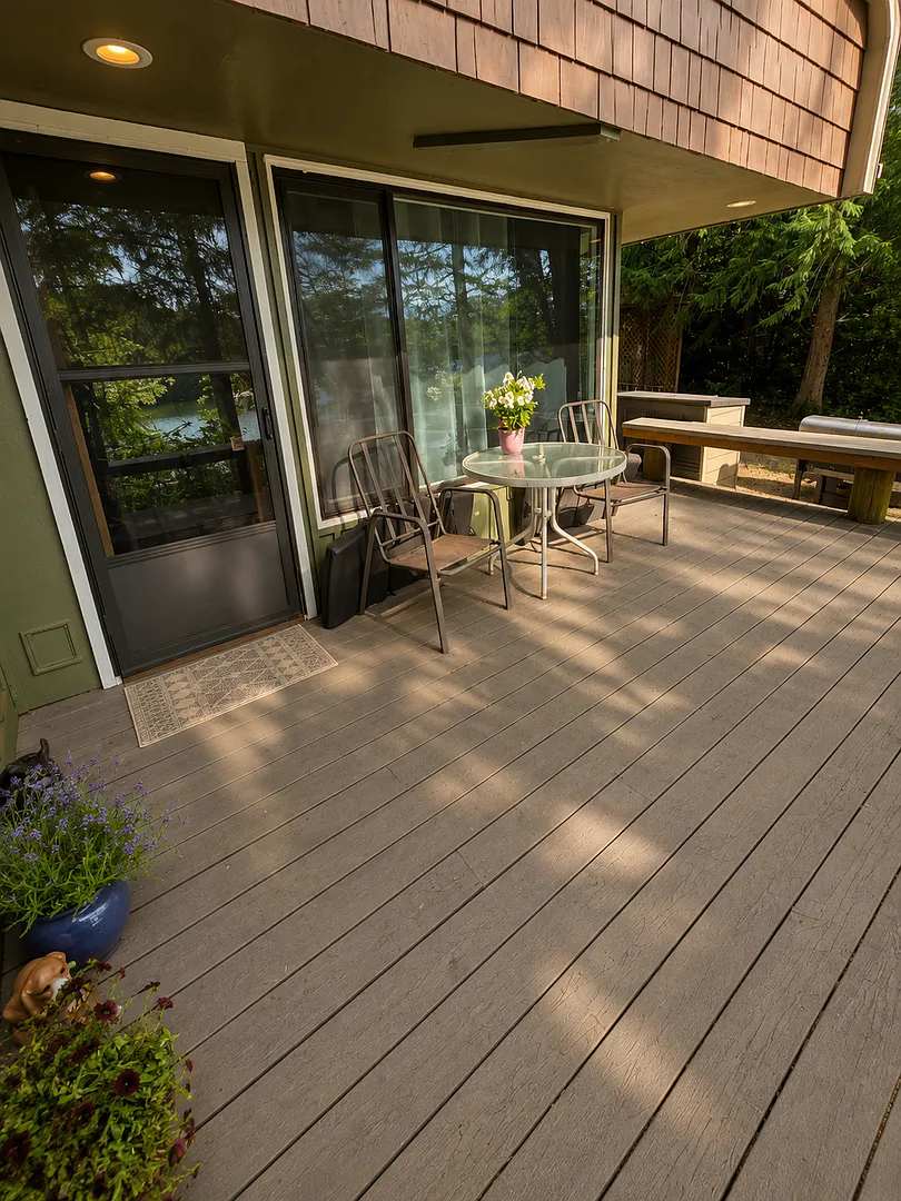 Renovated Clearwood Townhome with Lake Views — Photo 2