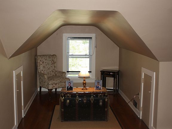 View 3 Master Bedroom...Sitting Room