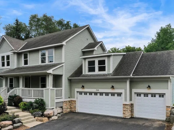 752 New Century Blvd S, Maplewood, MN 55119