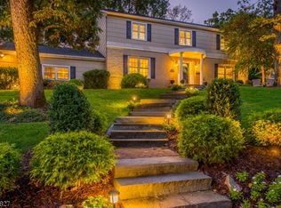 68 Mountain Rd, Verona, NJ 07044