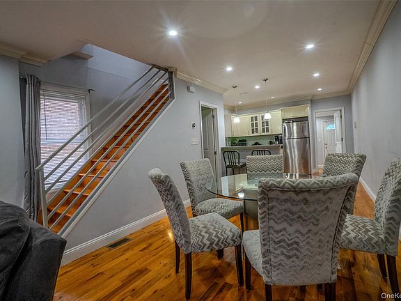 2nd image of 749 Vincent Avenue