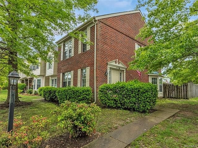 1st image of 4916 Donegal Trace Ct