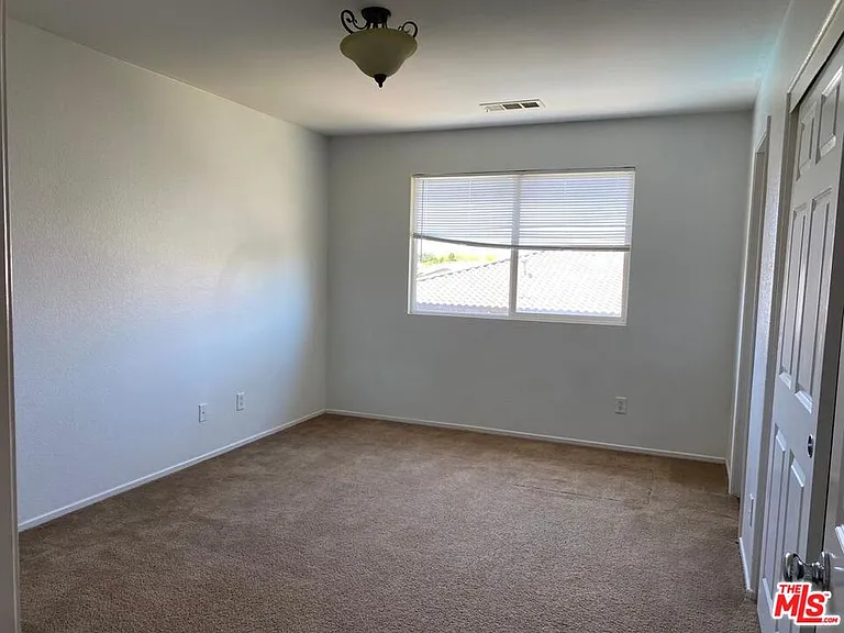 41183 Bank Ct — Photo 20