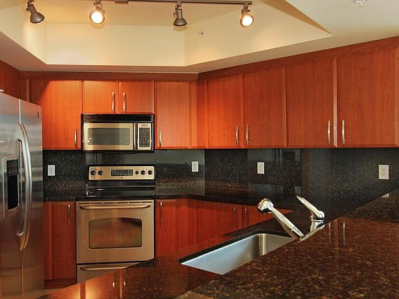 4th image of 403 S Sapodilla Ave APT 305