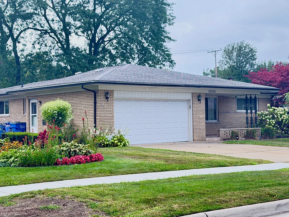 30205 Austin Dr