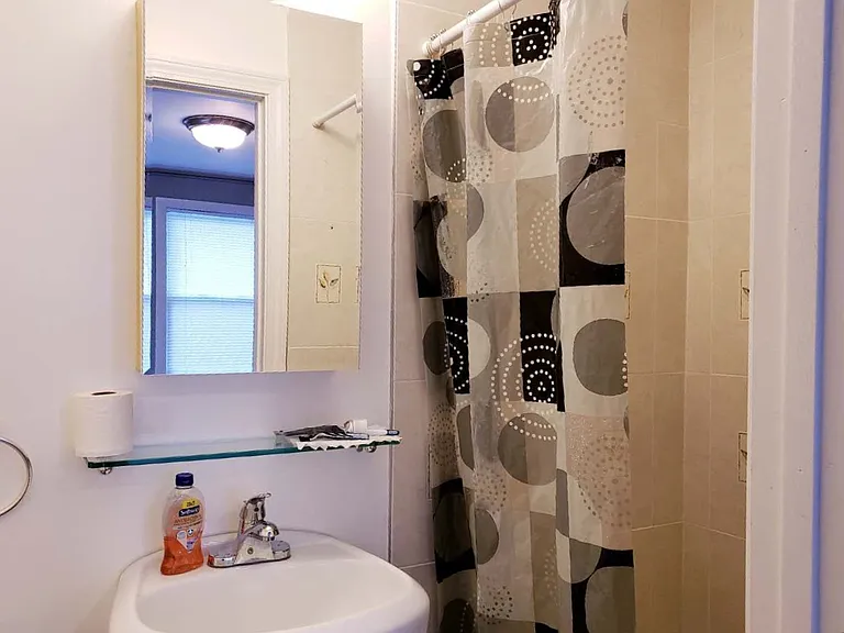 357 Parker St — Photo 10