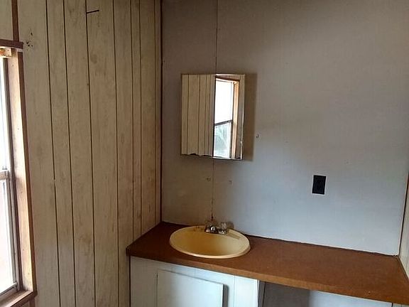 4th image of 805 Splane Dr APT F