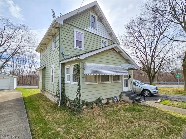 2277 5th St SW, Akron, OH 44314