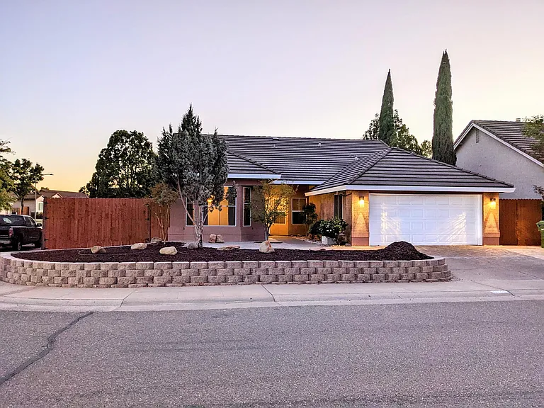 8128 Bramfield Way — Photo 2