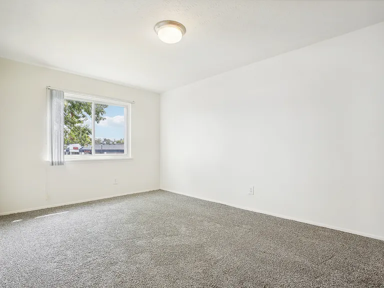 West Garden Apartments — Photo 13