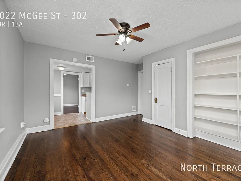 3022 McGee St #302 — Photo 8
