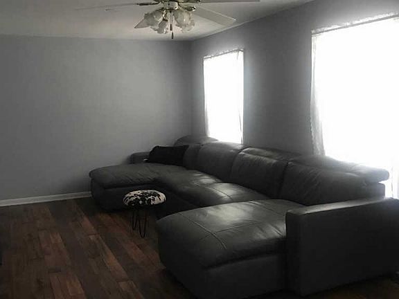 2nd image of 910 Heritage Dr