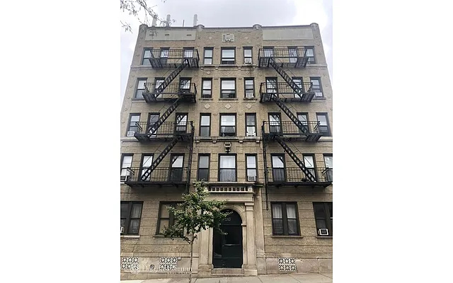 Rented by Douglas Elliman | media 24