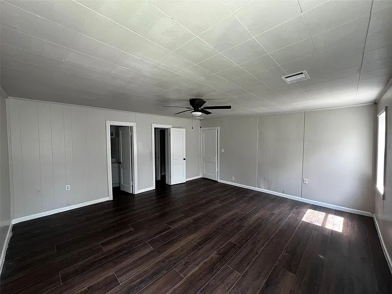 1805 E North St — Photo 8