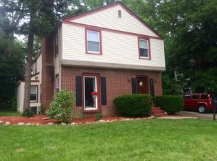 718 Whites Rd, Kalamazoo, MI 49008