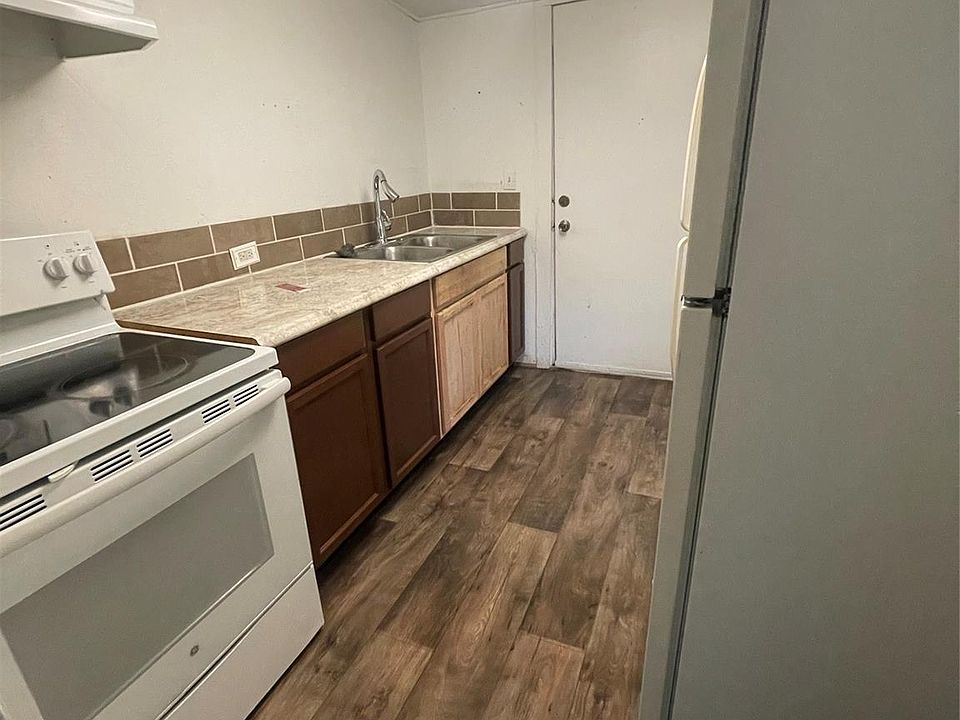 1st image of 115 12th St