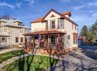 330 W Ridgeland Ave, Waukegan, IL 60085