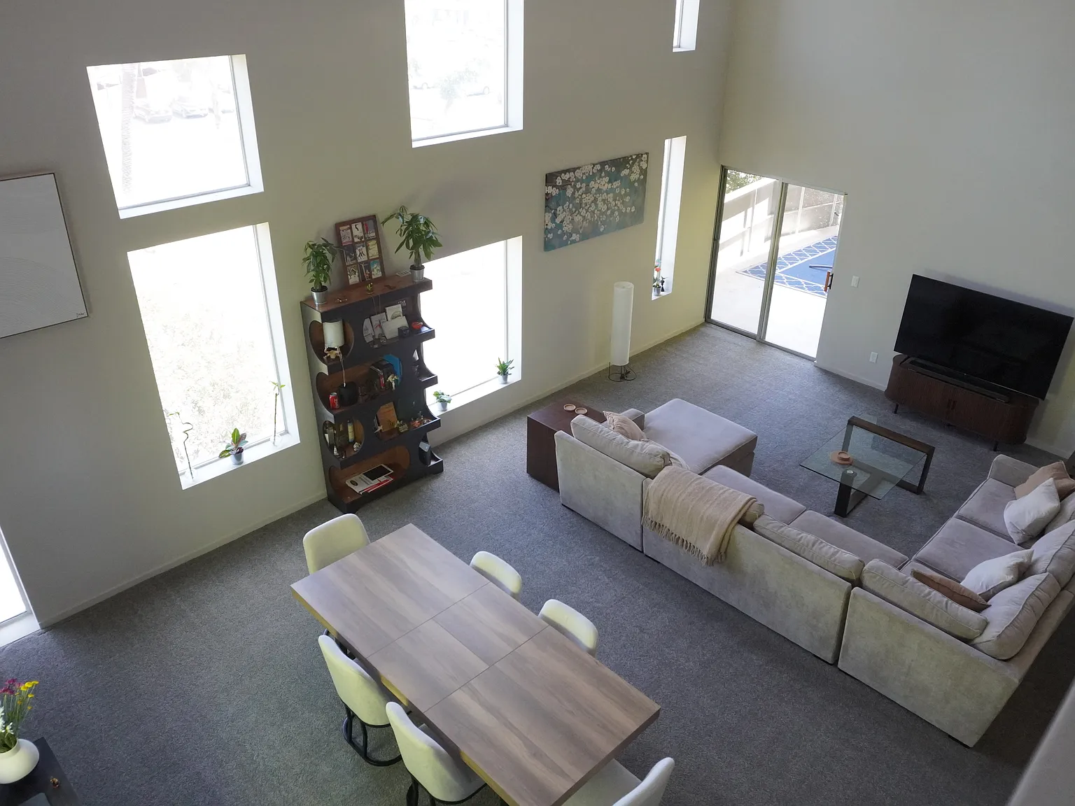 3 bed, 2.5 bath, 2257 sqft, $900 — Photo 1
