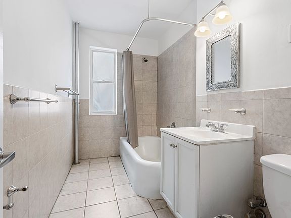 3rd image of 811 Walton Ave APT E20
