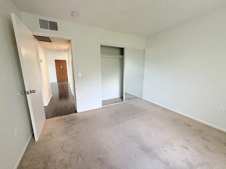 735 E Palmer Ave #202 — Photo 10