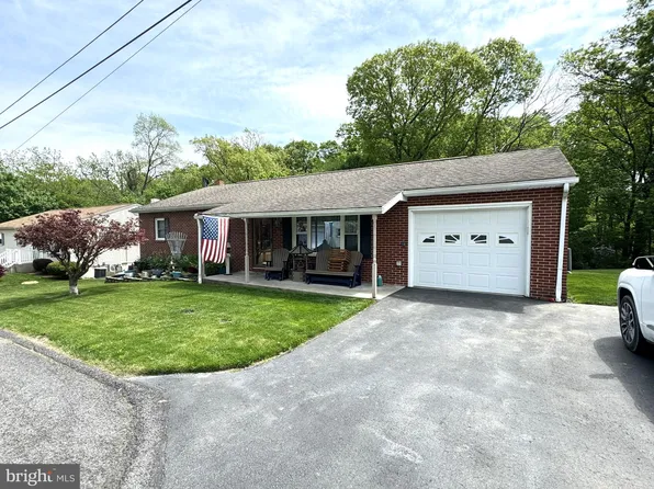 16 Henry Dr, Lewistown, PA 17044