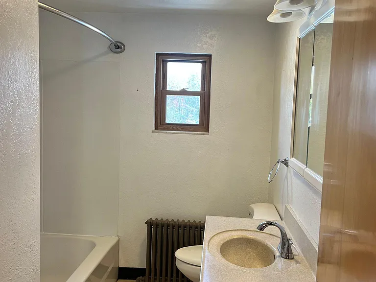 160 Pleasant Valley Rd — Photo 10