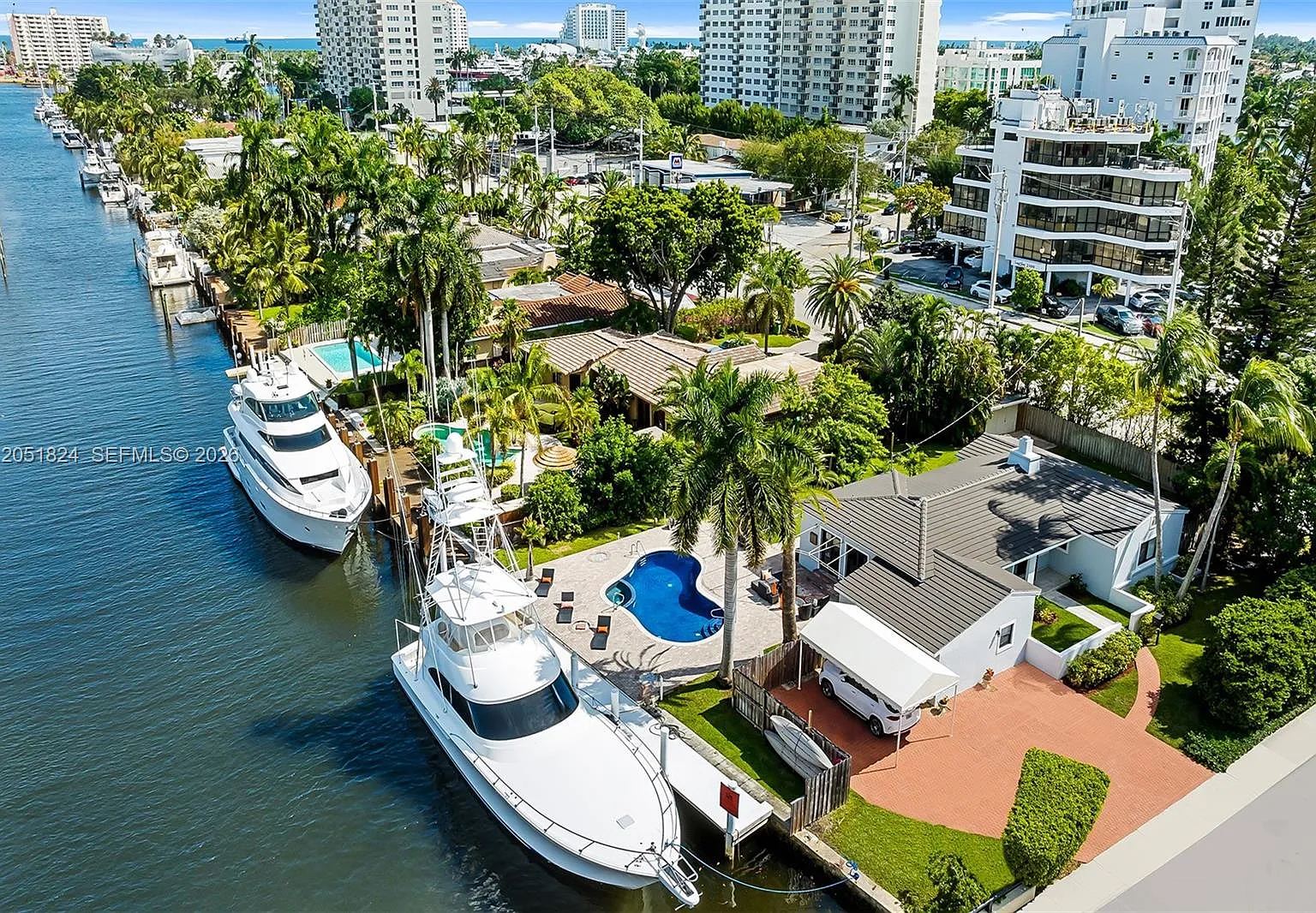 Lauderdale Shores Corr Pl — Photo 1