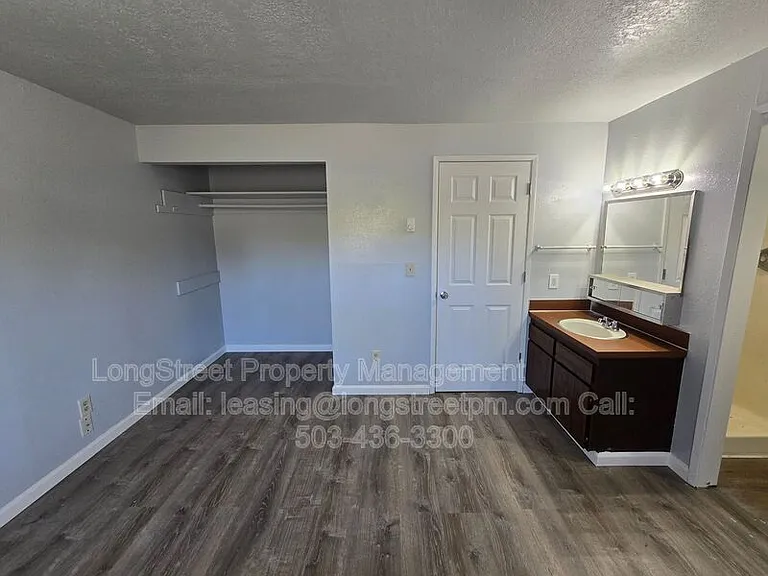 2830 SE Deborah Pl — Photo 17