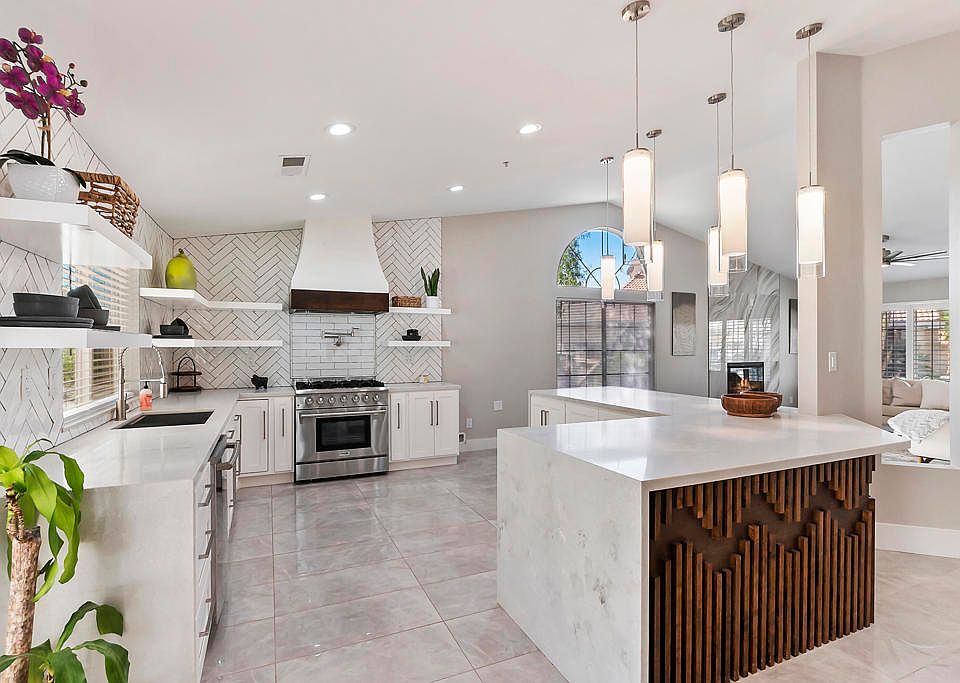 1st image of 65975 Avenida Ladera