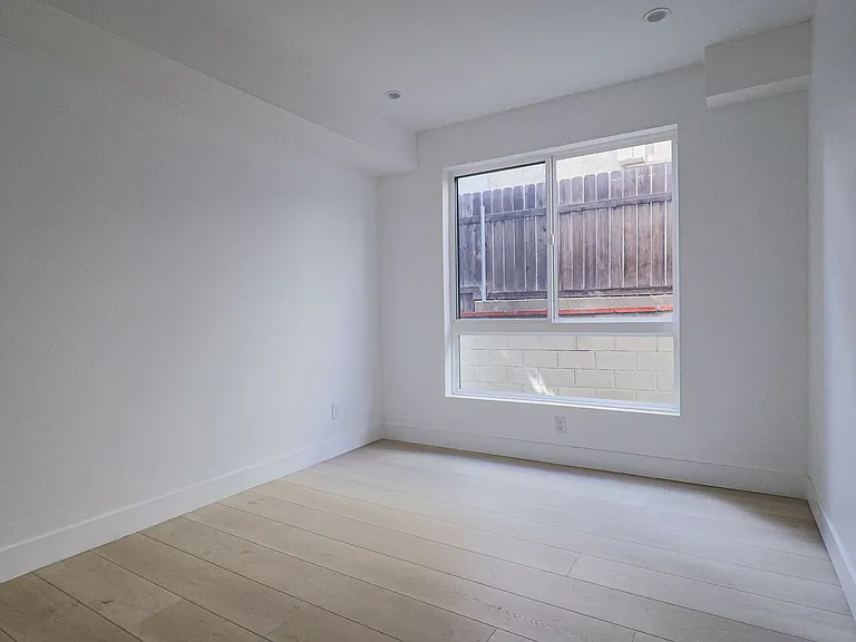 New Construction Luxury 4 Bed Townhomes With Roof Decks — Photo 54