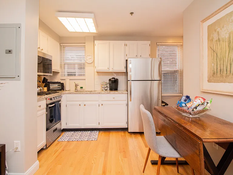 23 Jay St #B — Photo 10