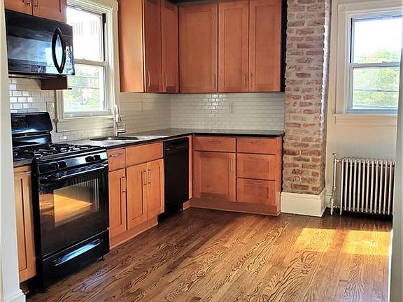 3rd image of 102 N Midland Ave #2