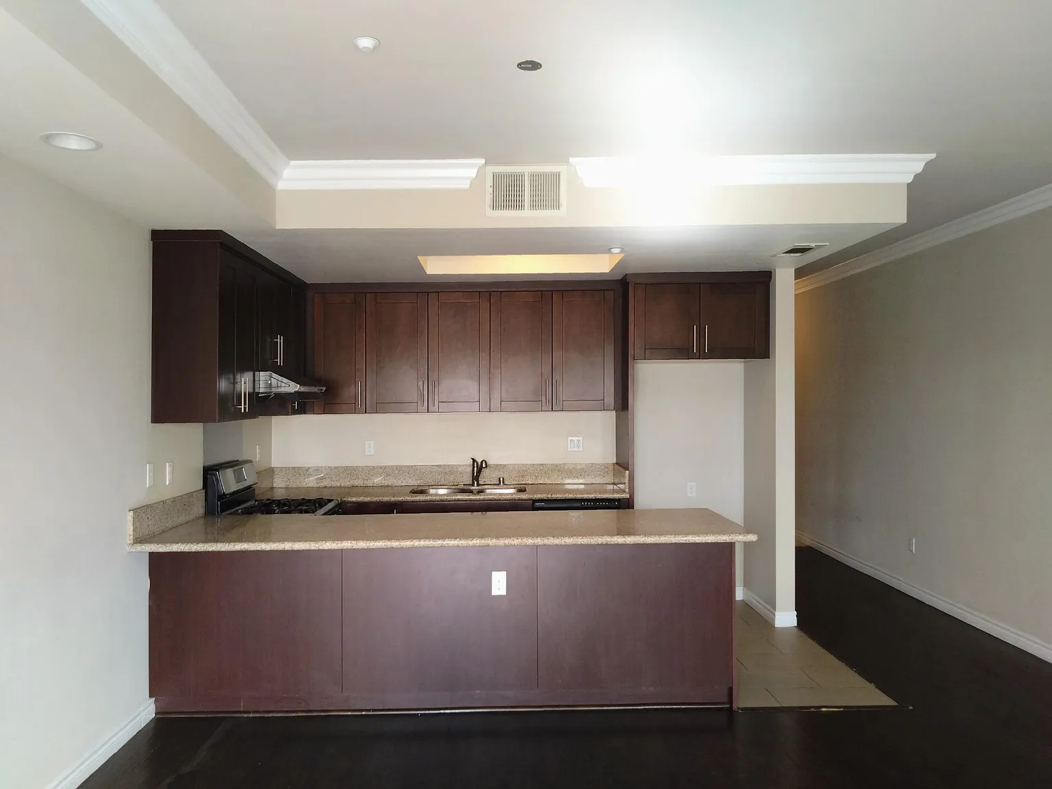 2 bed, 2.5 bath, 1430 sqft, $2,800 — Photo 4
