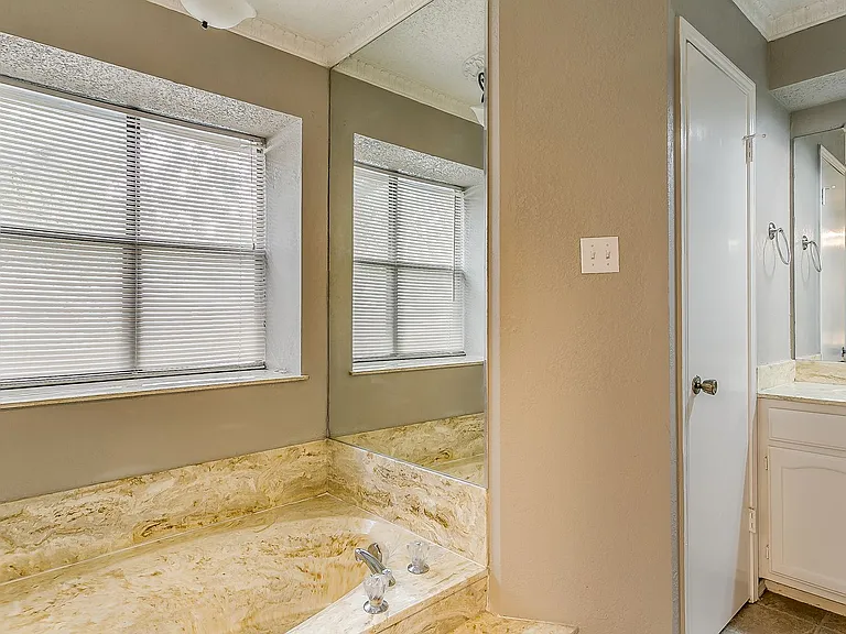 120 NE Alsbury Blvd — Photo 9