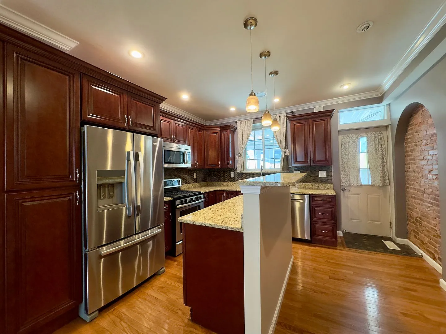 Charming 2BD/3BA Townhome in Highlandtown, Baltimore, MD! — Photo 3