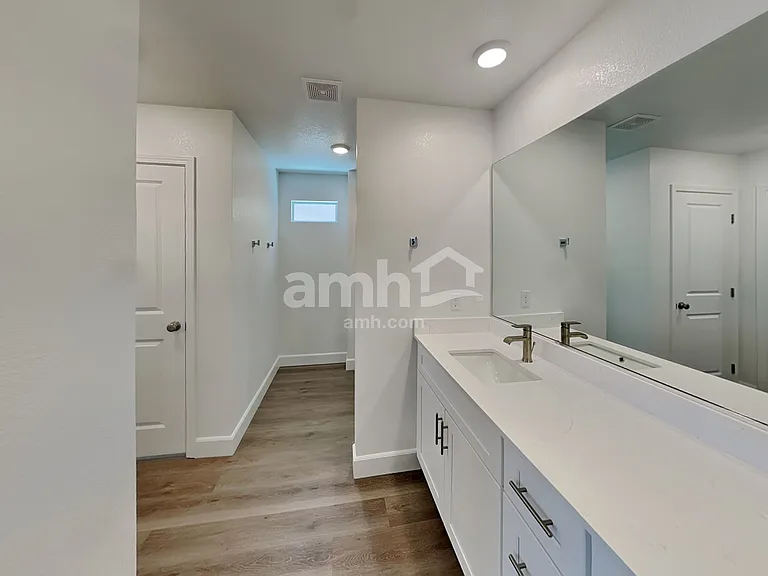 10345 Medusita St — Photo 13