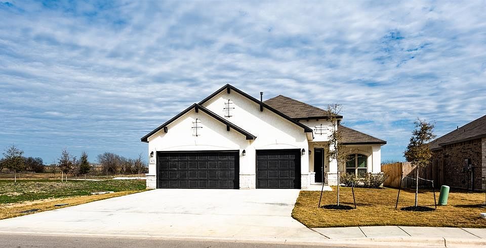 1st image of 905 Willowbrook